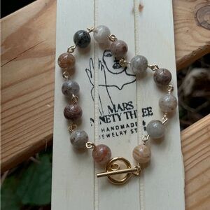 THOUSAND LAYERED QUARTZ